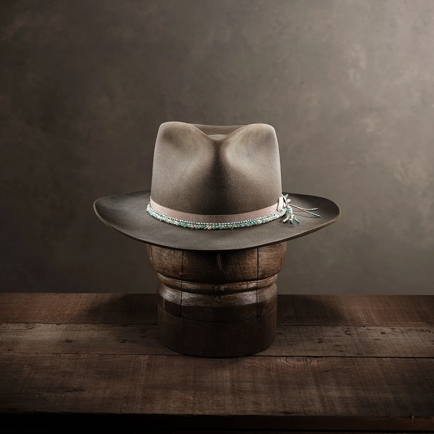 Collectors Crown - Size 7 ⅛ - Image 2